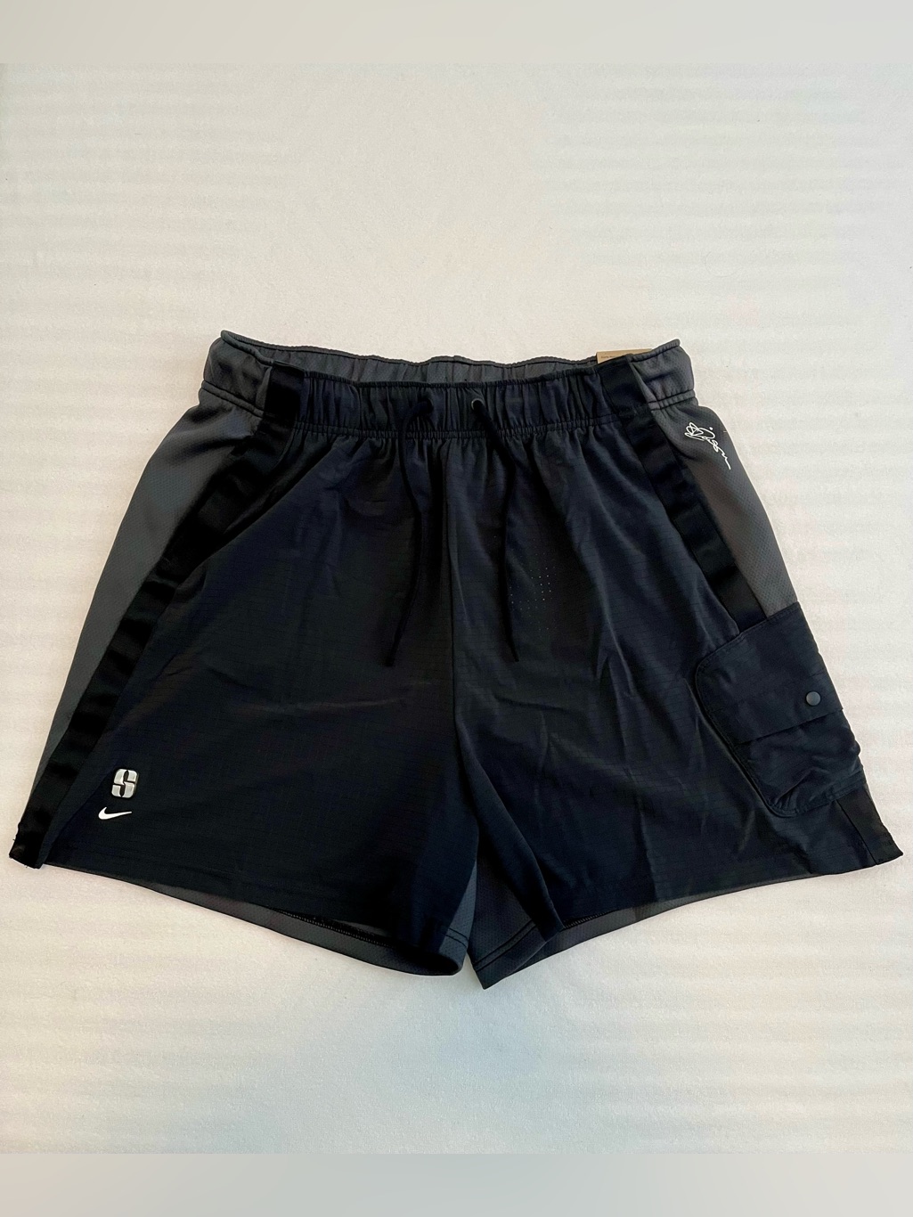 Women’s L Nike Dri Fit Sabrina Ionescu Basketball Shorts Loose Fit Black & Gray